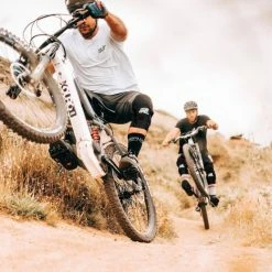 Racer MOTION KNEE D3O -Vélo Soldes 2023 6bd36695fd0c4e3807c1b7729621