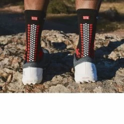 COMPRESSPORT CHAUSSETTES PRO RACING V4.0 TRAIL BLACK / RED -Vélo Soldes 2023 a76120f052023d4357a493c2cb6e